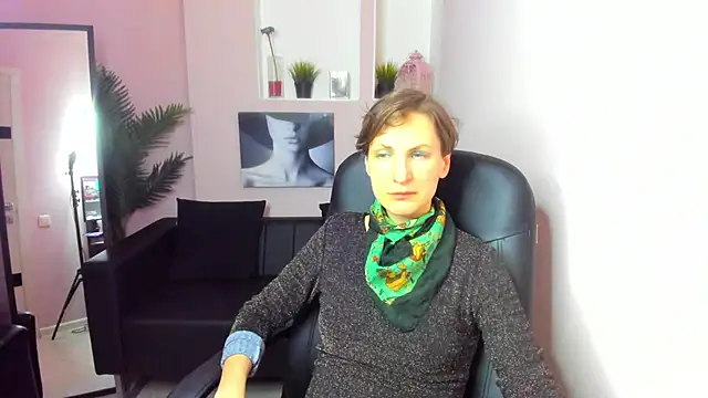 Snapshot of AuroraScript chatting on 02.22.25 AuroraScript online show from 02.22.25