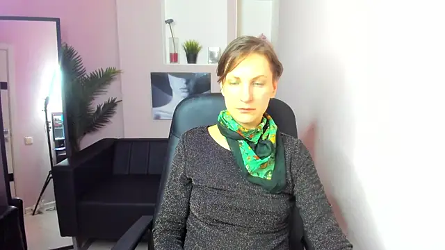 Snapshot of AuroraScript chatting on 02.23.25 AuroraScript online show from 02.23.25