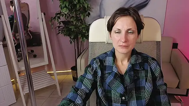 Snapshot of AuroraScript chatting on 10.13.25 AuroraScript online show from 10.13.25