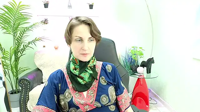 Snapshot of AuroraScript chatting on 11.17.25 AuroraScript online show from 11.17.25