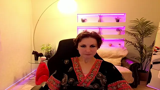 Snapshot of AuroraScript chatting on 11.19.25 AuroraScript online show from 11.19.25