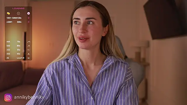 Snapshot of Coconutkittyy chatting on 03.12.25 Coconutkittyy online show from 03.12.25