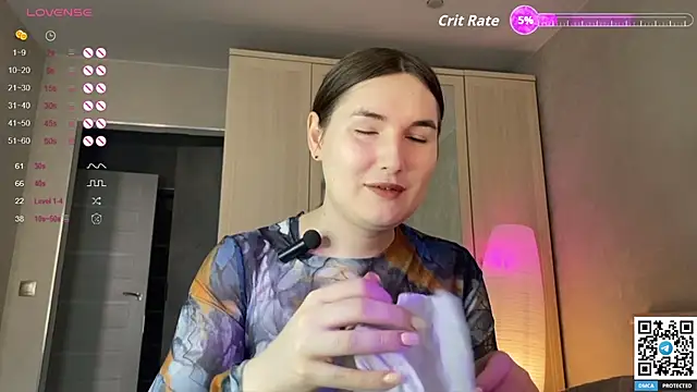 Maria Bowie online show from 09.15.25