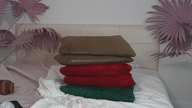 tiffannyjons online show from 12.05.24