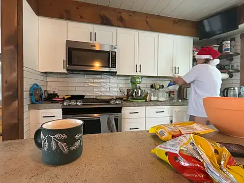 MissSwitch online show from 12.19.24