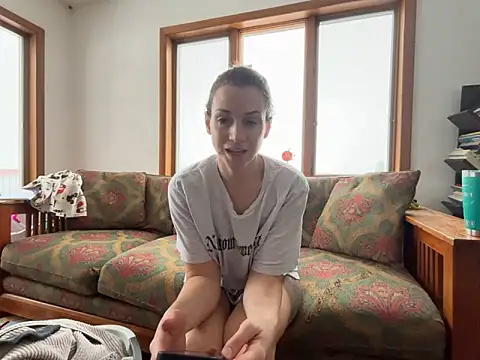 MissSwitch online show from 02.17.25