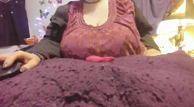 Snapshot of Alli_Kat chatting on 01.24.25 Alli Kat online show from 01.24.25