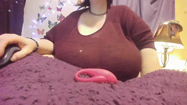 Snapshot of Alli_Kat chatting on 02.15.25 Alli Kat online show from 02.15.25