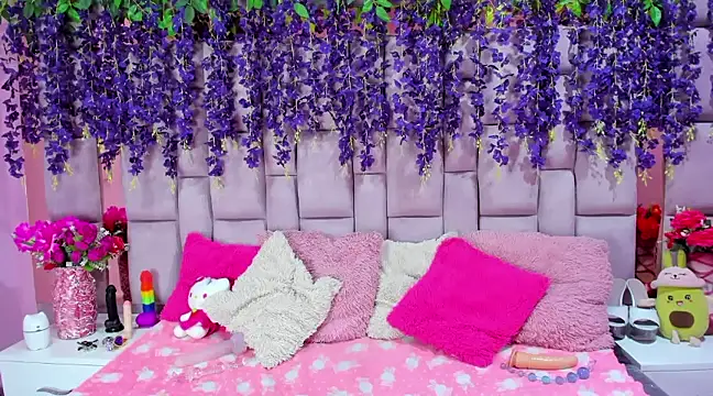 Snapshot of nathalia_pink chatting on 12.04.24 nathalia pink online show from 12.04.24