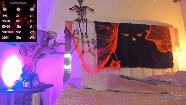 lil hanna18 online show from 10.31.25