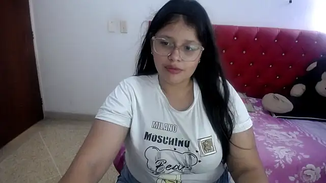 Snapshot of angel_barbie_1 chatting on 06.19.26 angel barbie 1 online show from 06.19.26