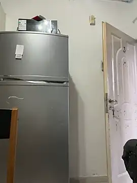 PEACHY439 online show from 02.17.25