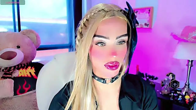 Snapshot of dollswit01 chatting on 01.20.25 dollswit01 online show from 01.20.25