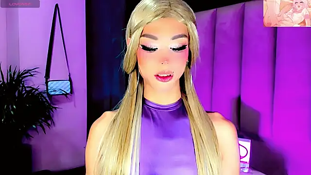 Snapshot of dollswit01 chatting on 11.01.25 dollswit01 online show from 11.01.25