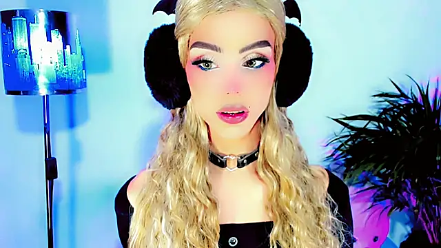 Snapshot of dollswit01 chatting on 01.08.26 dollswit01 online show from 01.08.26