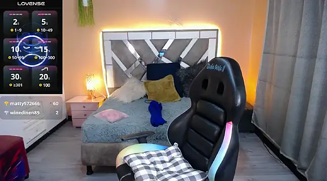 Snapshot of Scarllett_BDSM chatting on 12.06.24 Scarllett BDSM online show from 12.06.24