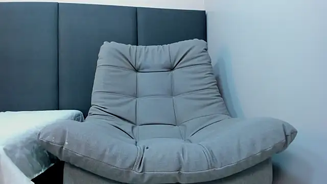 SophieHarris  online show from 01.18.25