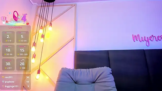 SophieHarris  online show from 03.20.25