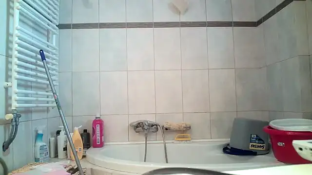 Kalia Cross online show from 10.16.25