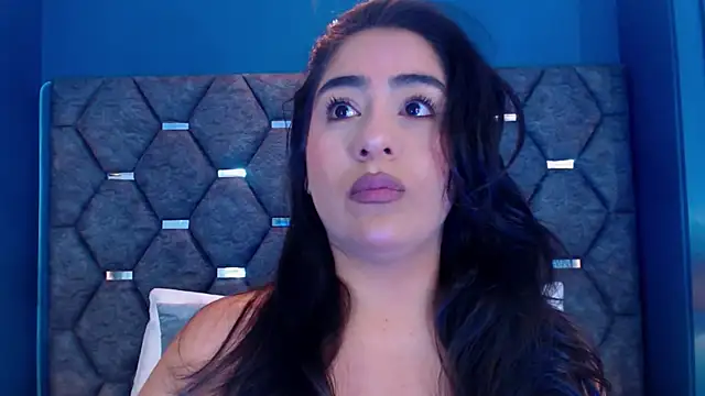 Snapshot of DevonPiers chatting on 09.12.25 DevonPiers online show from 09.12.25