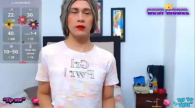 Snapshot of tifaniith chatting on 01.15.25 tifaniith online show from 01.15.25