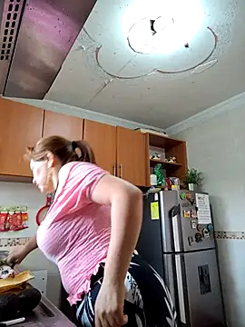 Snapshot of sussy_185 chatting on 03.15.25 sussy 185 online show from 03.15.25