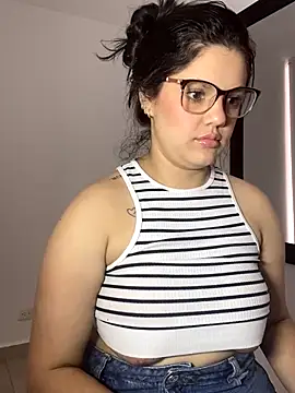 kimberlyhills1 online show from 10.20.25