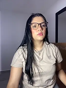 kimberlyhills1 online show from 10.24.25