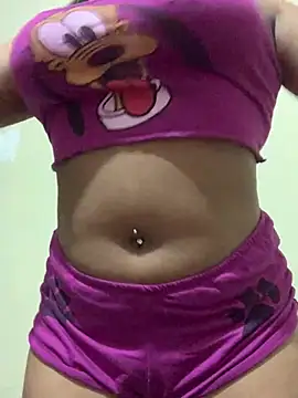 Snapshot of nanaypretinha chatting on 12.18.24 nanaypretinha online show from 12.18.24