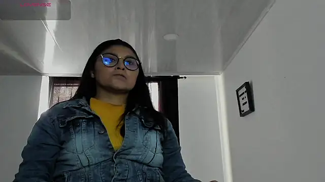 Snapshot of lorymoon chatting on 12.04.24 lorymoon online show from 12.04.24