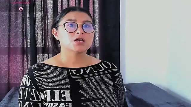 Snapshot of lorymoon chatting on 12.06.24 lorymoon online show from 12.06.24