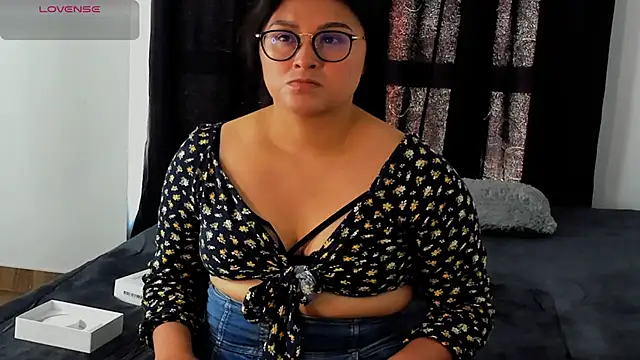 Snapshot of lorymoon chatting on 12.14.24 lorymoon online show from 12.14.24