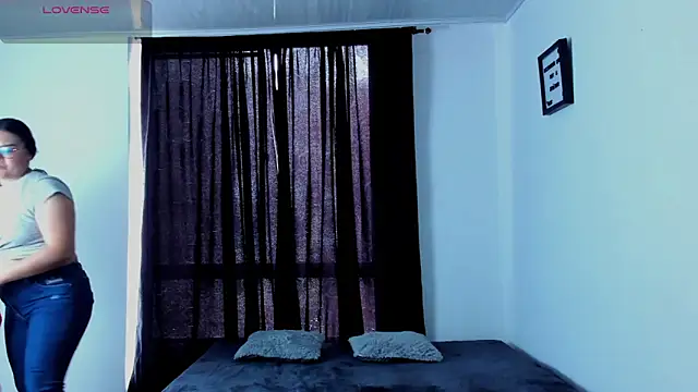 Snapshot of lorymoon chatting on 12.15.24 lorymoon online show from 12.15.24