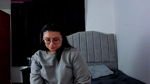 Snapshot of lorymoon chatting on 12.19.24 lorymoon online show from 12.19.24