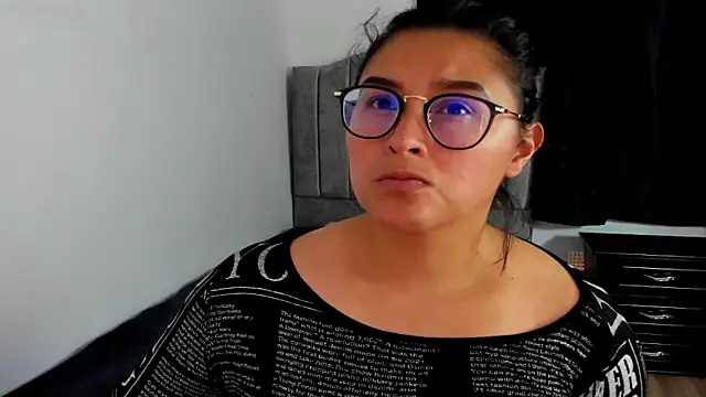 Snapshot of lorymoon chatting on 01.07.25 lorymoon online show from 01.07.25