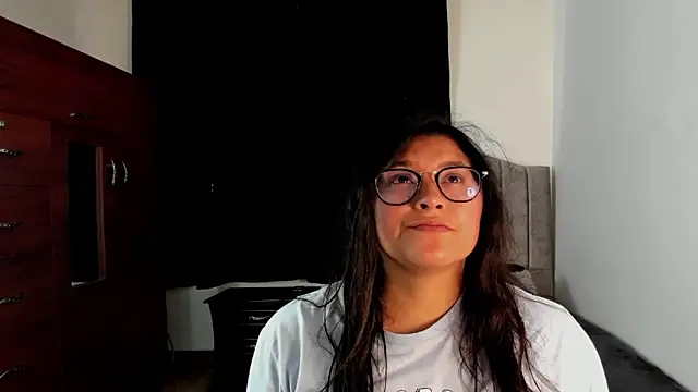 Snapshot of lorymoon chatting on 01.16.25 lorymoon online show from 01.16.25