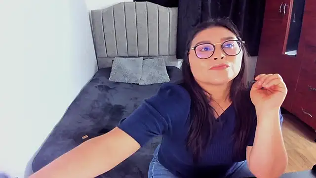 Snapshot of lorymoon chatting on 02.03.25 lorymoon online show from 02.03.25