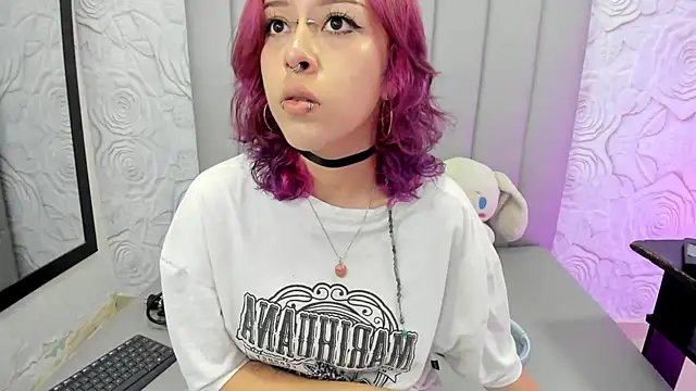 AlexaFoxy18 online show from 04.29.26