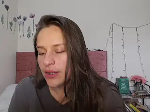 Snapshot of Serenity chatting on 12.21.24 Serenity online show from 12.21.24