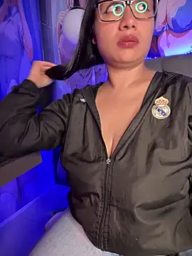 Im Little online show from 09.15.25