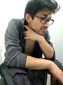 Snapshot of charlesss19 chatting on 02.26.25 charlesss19 online show from 02.26.25