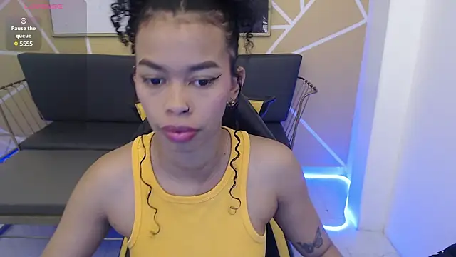 Shenna brunette  online show from 03.12.25