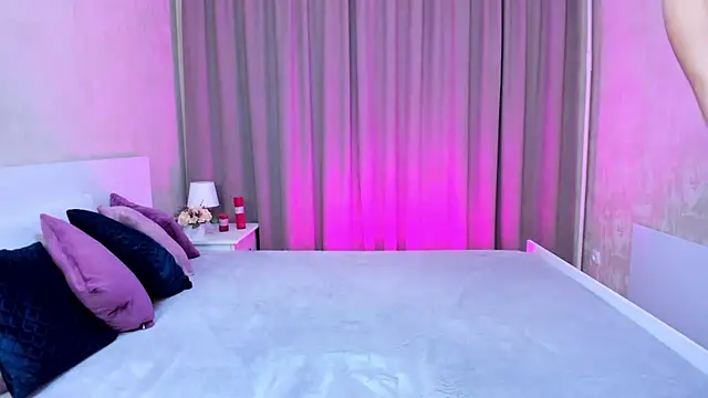 MelodyHudson online show from 01.25.25