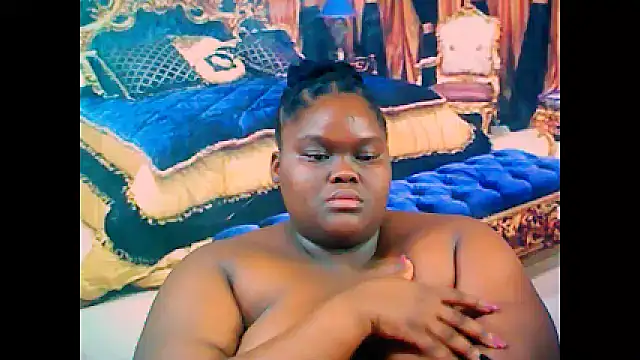 Snapshot of EbonyHotBuns chatting on 03.18.25 EbonyHotBuns online show from 03.18.25