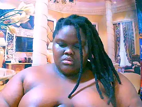 Snapshot of EbonyHotBuns chatting on 09.13.25 EbonyHotBuns online show from 09.13.25