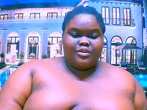 Snapshot of EbonyHotBuns chatting on 09.28.25 EbonyHotBuns online show from 09.28.25