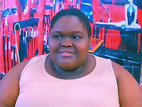 Snapshot of EbonyHotBuns chatting on 10.26.25 EbonyHotBuns online show from 10.26.25