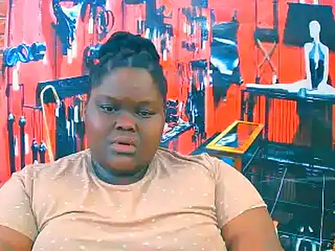 Snapshot of EbonyHotBuns chatting on 11.09.25 EbonyHotBuns online show from 11.09.25