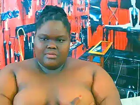 Snapshot of EbonyHotBuns chatting on 11.10.25 EbonyHotBuns online show from 11.10.25