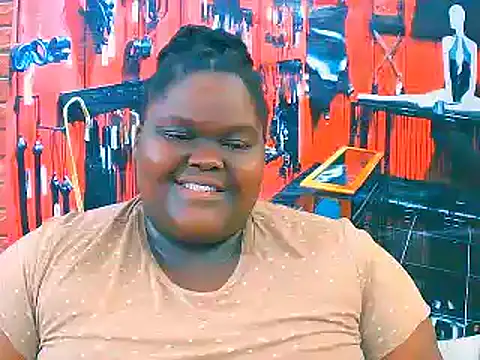 Snapshot of EbonyHotBuns chatting on 11.13.25 EbonyHotBuns online show from 11.13.25